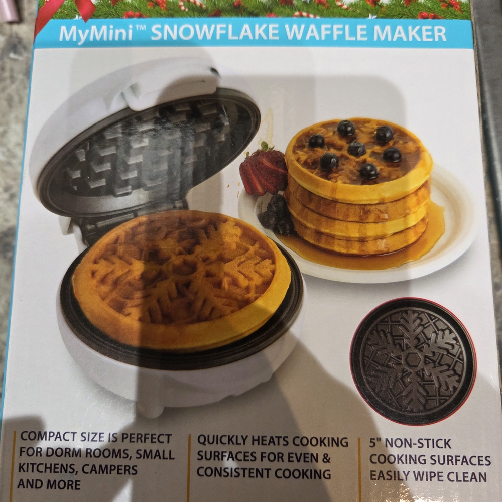 Snowflake Waffle Maker - White